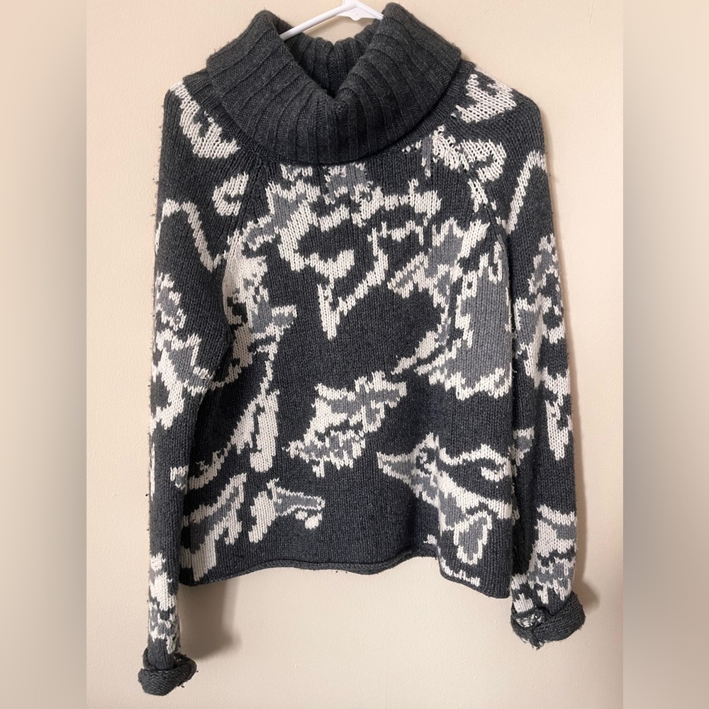 Black & Cream Turtleneck Patterned Women’s Sweater - Picture 2 of 3